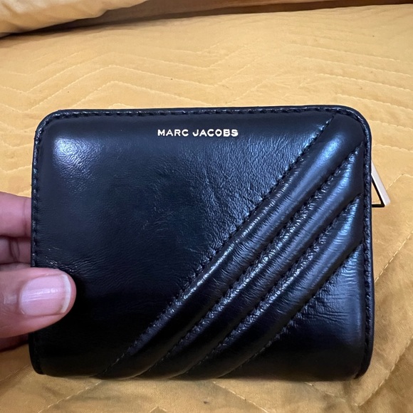Marc Jacobs Wallet - Picture 2 of 5